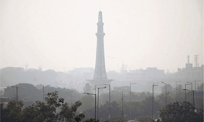 Schools, colleges closed across 18 districts as smog reigns in Punjab