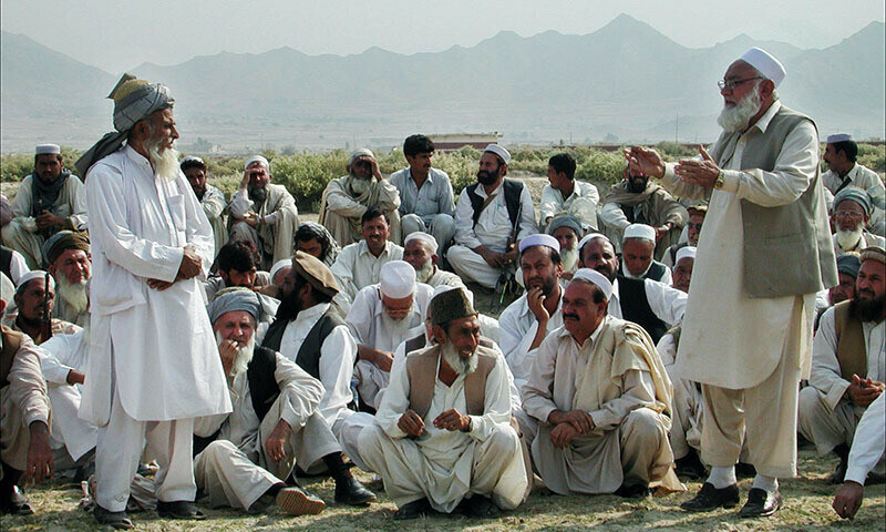 Elders, officials agree on joint efforts for peace in Karak