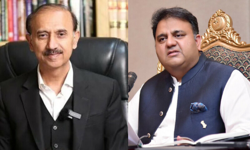 فواد چوہدری اور شعیب شاہین کے درمیان اڈیالہ کے گیٹ نمبر 5 پر لڑائی ہوئی — فوٹو: ڈان نیوز فواد چوہدری اور شعیب شاہین کے درمیان اڈیالہ کے گیٹ نمبر 5 پر لڑائی ہوئی — فوٹو: ڈان نیوز