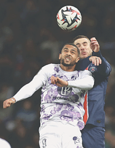 TOULOUSE: Toulouse&rsquo;s  Frank Magri (L) fights for the ball with Paris Saint-Germain&rsquo;s Lucas Hernandez during their Ligue 1 match at Stadium de Toulouse.&mdash;AFP