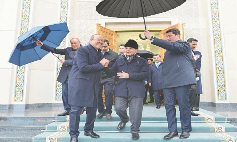 TASHKENT: Prime Minister Shehbaz Sharif is received by his Uzbek counterpart Abdulla Nigmatovich Aripov upon his arrival, on Tuesday.—PPI TASHKENT: Prime Minister Shehbaz Sharif is received by his Uzbek counterpart Abdulla Nigmatovich Aripov upon his arrival, on Tuesday.—PPI