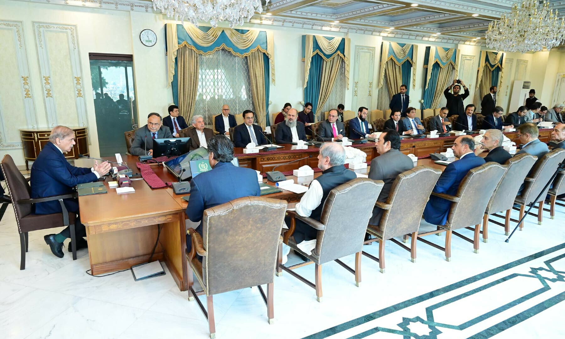 Prime Mi&shy;nister Shehbaz Sharif meets with leading businesspersons of the country in Islamabad on March 8, 2025. &mdash; PID