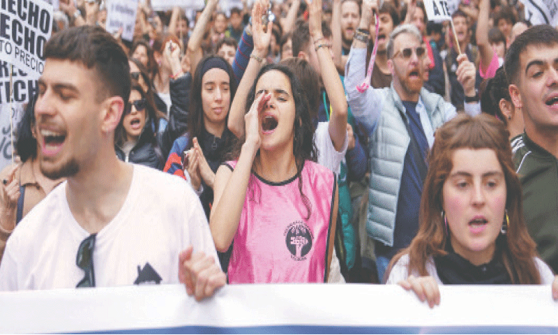 اسپین نے 2024 میں ریکارڈ 9 کروڑ 40 لاکھ سیاحوں کی آمد ریکارڈ کی، جو دنیا میں دوسرے نمبر پر رہا
&mdash;فوٹو: رائٹرز