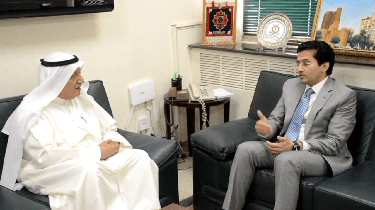 وزیر پیٹرولیم علی پرویز ملک نے کہا کہ وزیراعظم نے برادر ممالک کی سپورٹ کی بدولت معاشی اصلاحات میں کامیابی حاصل کی — فوٹو: ڈان نیوز وزیر پیٹرولیم علی پرویز ملک نے کہا کہ وزیراعظم نے برادر ممالک کی سپورٹ کی بدولت معاشی اصلاحات میں کامیابی حاصل کی — فوٹو: ڈان نیوز