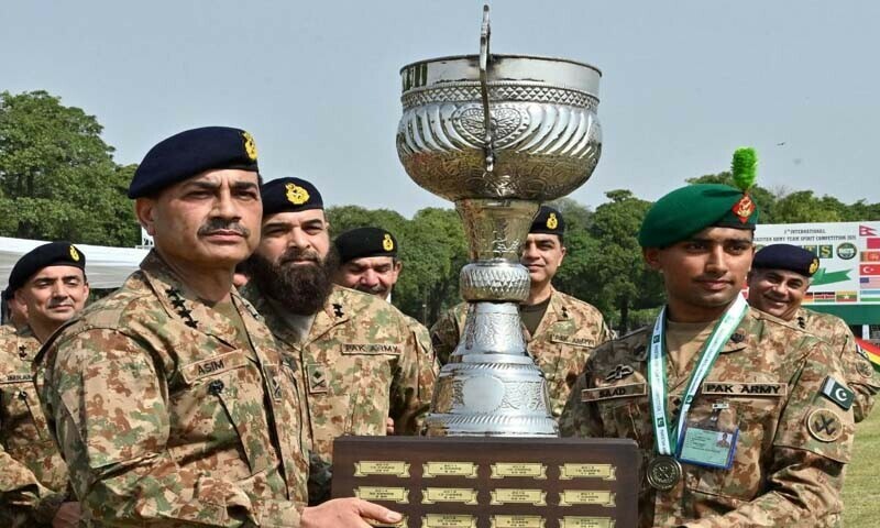 مشق میں پاک آرمی کی 7 ٹیموں کے علاوہ پاکستان نیوی کی ایک ٹیم اور 15 دوست ممالک کی افواج کی ٹیموں نے شرکت کی
&mdash; فوٹو: آئی ایس پی آر