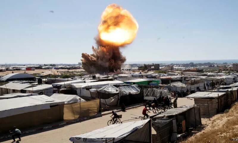 انسانی حقوق کی تنظیم نے امریکا سے ٹیکساس میں موجود اسرائیلی فوجی کیخلاف کارروائی کا مطالبہ کیا ہے
—فوٹو: رائٹرز انسانی حقوق کی تنظیم نے امریکا سے ٹیکساس میں موجود اسرائیلی فوجی کیخلاف کارروائی کا مطالبہ کیا ہے
—فوٹو: رائٹرز