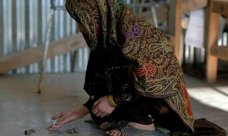 جسٹس خالد شاہانی نے قرار دیا کہ بچی کی پسند سے شادی کی اہمیت نہیں، کیونکہ میڈیکل رپورٹ کے مطابق وہ کم عمر ہے
&mdash; فائل فوٹو: ڈان