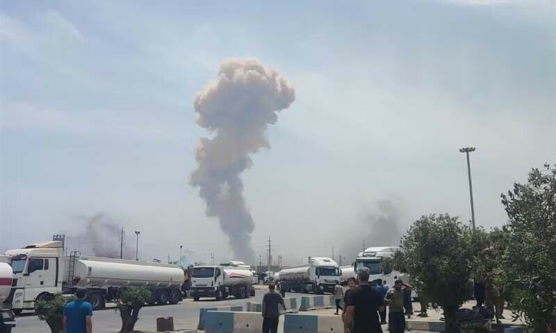 ایران نے بندر عباس بندرگاہ کے لیے ایکسپورٹ اور ٹرانزٹ شپمنٹ معطل کر دی
—فوٹو: بشکریہ ایران انٹرنیشنل ایران نے بندر عباس بندرگاہ کے لیے ایکسپورٹ اور ٹرانزٹ شپمنٹ معطل کر دی
—فوٹو: بشکریہ ایران انٹرنیشنل