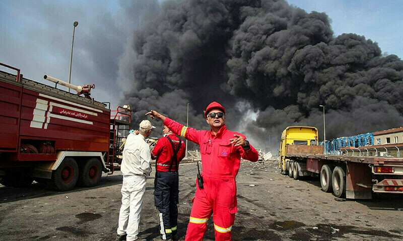 ہرمزگان کے دارالحکومت بندر عباس میں تمام اسکولوں اور دفاتر کو اتوار کو بند کرنے کا حکم دیا گیا ہے
—فوٹو: اے ایف پی ہرمزگان کے دارالحکومت بندر عباس میں تمام اسکولوں اور دفاتر کو اتوار کو بند کرنے کا حکم دیا گیا ہے
—فوٹو: اے ایف پی