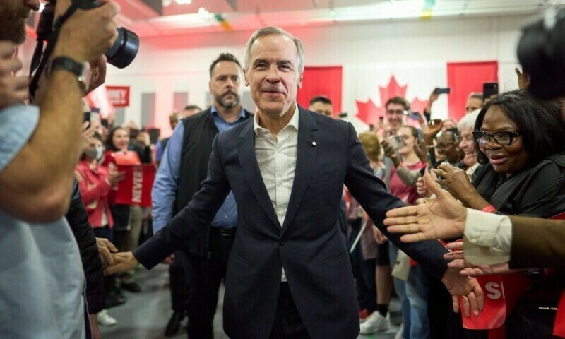 مارک کارنی نے کاربن کے اخراج پر ٹروڈو کے متنازع ٹیکس کو ختم کر دیا، جس سے بہت سے رائے دہندگان حیران رہ گئے تھے
&mdash;فوٹو: اے ایف پی