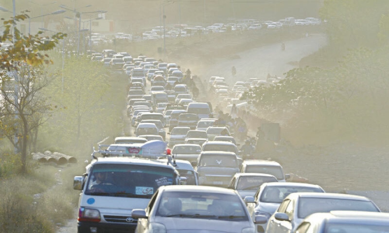 A stream of vehicles seen on Murree Road in Islamabad on Wednesday. Families headed towards various recreational spots within Islamabad and beyond during the holidays. &mdash; White Star