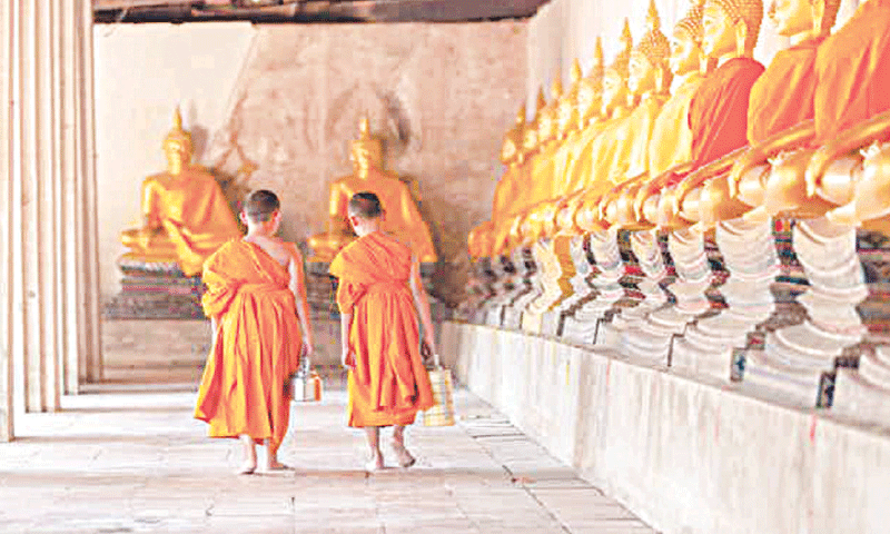 Thai men can be ordained from a few days to the rest of their lives | Pakin Songmor Thai men can be ordained from a few days to the rest of their lives | Pakin Songmor