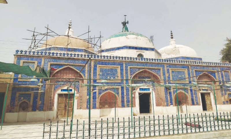 BAHAWALPUR: Hazrat Mahboob Subhani shrine. &mdash; Dawn