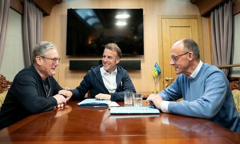 یہ تنازع اس وقت سامنے آیا، جب فرانس نے یورپ میں روس کی غلط معلومات کی مہمات سے خبردار کیا
&mdash;فوٹو:رائٹرز