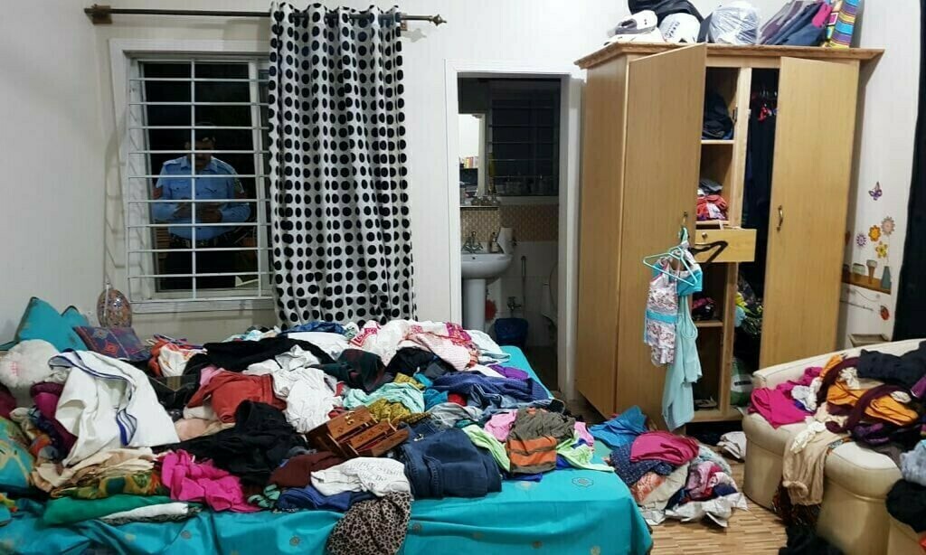 چوری کی واردات کا علم کئی گھنٹے بعد ہوا، جب تک خواتین جا چکی تھیں &mdash; فائل فوٹو: ڈان