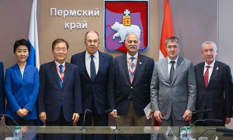 یوریشین فورم میں سرگئی لاروف کی تقریر کے دوران بھارت کا 12 رکنی وفد بھی موجود تھا
— فوٹو: بشکریہ میڈیا ٹوڈے یوریشین فورم میں سرگئی لاروف کی تقریر کے دوران بھارت کا 12 رکنی وفد بھی موجود تھا
— فوٹو: بشکریہ میڈیا ٹوڈے