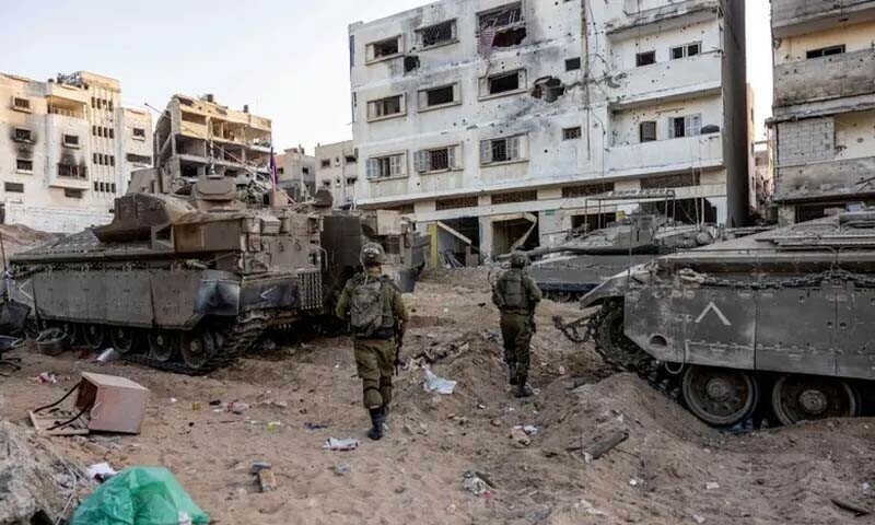 فلسطینی عازمین حاج سعودی عرب جانے کے لیے اردن کی جانب جا رہے تھے
—فائل فوٹو: رائٹرز فلسطینی عازمین حاج سعودی عرب جانے کے لیے اردن کی جانب جا رہے تھے
—فائل فوٹو: رائٹرز