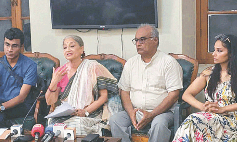 Classical dancer and activist Sheema Kermani, along with other members of Tehrik-i-Niswan, speaks at the press conference.—PPI Classical dancer and activist Sheema Kermani, along with other members of Tehrik-i-Niswan, speaks at the press conference.—PPI