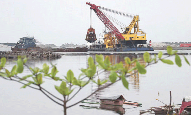 A RECLAMATION project continues to transform Manila Bay.
&mdash;Courtesy The Philippine Daily Inquirer
