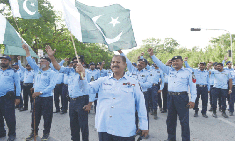 Policemen chant slogans at a rally staged in Islamabad on Saturday in support of the armed forces after Pakistan and India announced a ceasefire. — Photo by Tanveer Shahzad