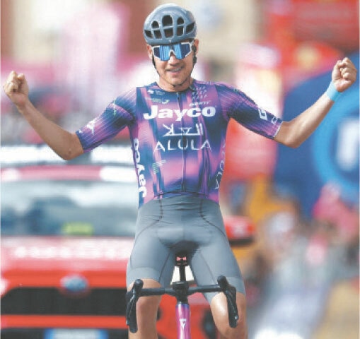 TEAM Jayco AlUla’s Australian rider Luke Plapp celebrates as he crosses the finish line to win the eighth stage of the Giro d’ Italia on Saturday.—AFP
