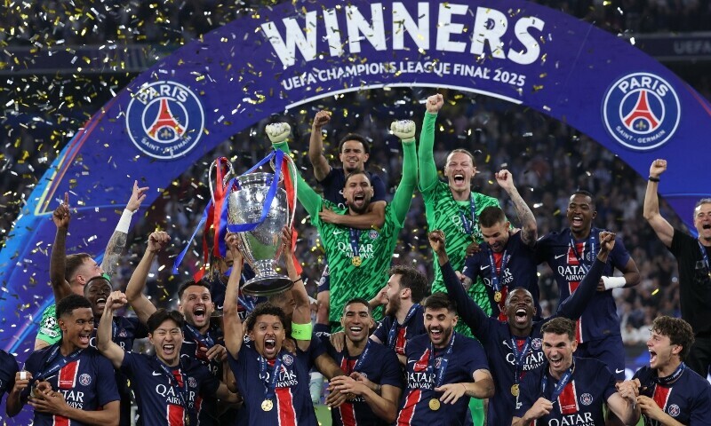 Paris Saint-Germain’s Brazilian defender and captain #05 Marquinhos lifts the trophy with teammates as they celebrate winning the UEFA Champions League final football match between Paris Saint-Germain (PSG) and Inter Milan in Munich, southern Germany, on May 31. — AFP