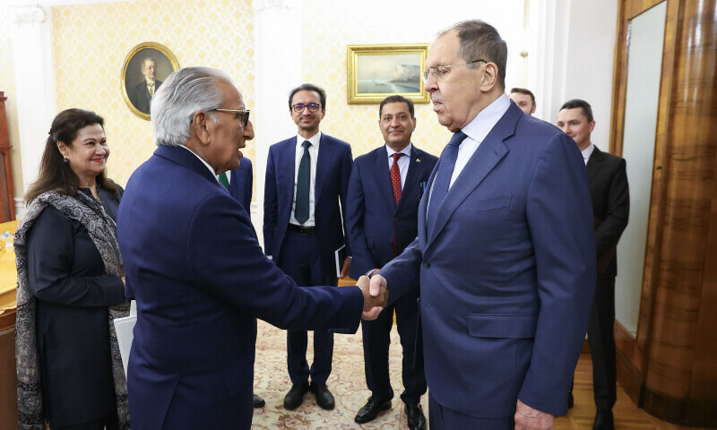 Russian Foreign Min&shy;ister Sergey Lavrov meets SAPM Tariq Fatemi in Moscow on June 3. &mdash; X/PakinRussia
