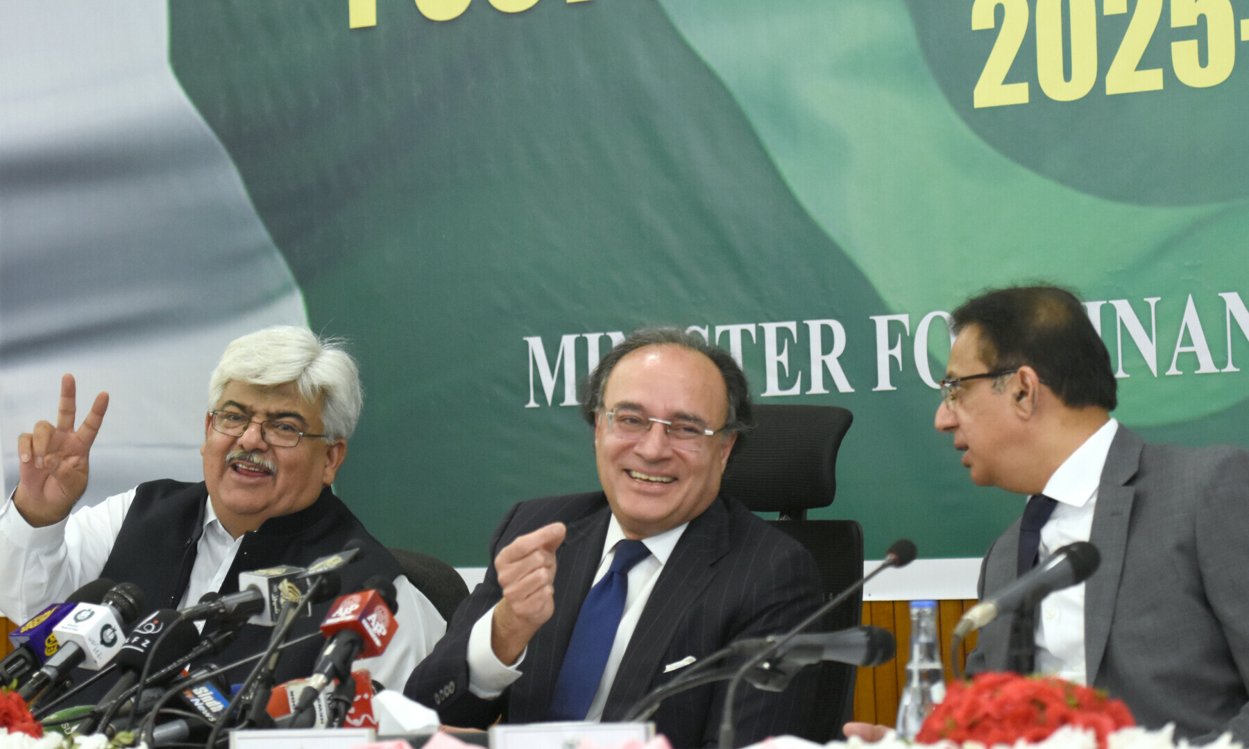 Finance Minister Senator Muhammad Aurangzeb, Finance Secretary Imdadullah Bosal and Chairman FBR Rashid Mahmood Langrial during a post budget conference on June 11, 2025 in Islamabad. — Photo by Tanveer Shahzad