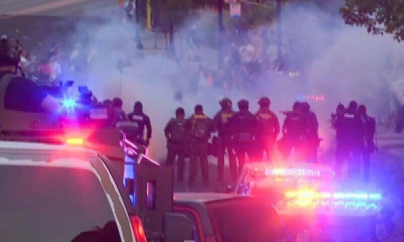 ٹرمپ انتظامیہ نے ایک جج سے نیشنل گارڈز کی تعیناتی کیخلاف جاری حکم منسوخ کرنے کی درخواست کی ہے — فوٹو: بشکریہ کے ایچ کیو ٹرمپ انتظامیہ نے ایک جج سے نیشنل گارڈز کی تعیناتی کیخلاف جاری حکم منسوخ کرنے کی درخواست کی ہے — فوٹو: بشکریہ کے ایچ کیو