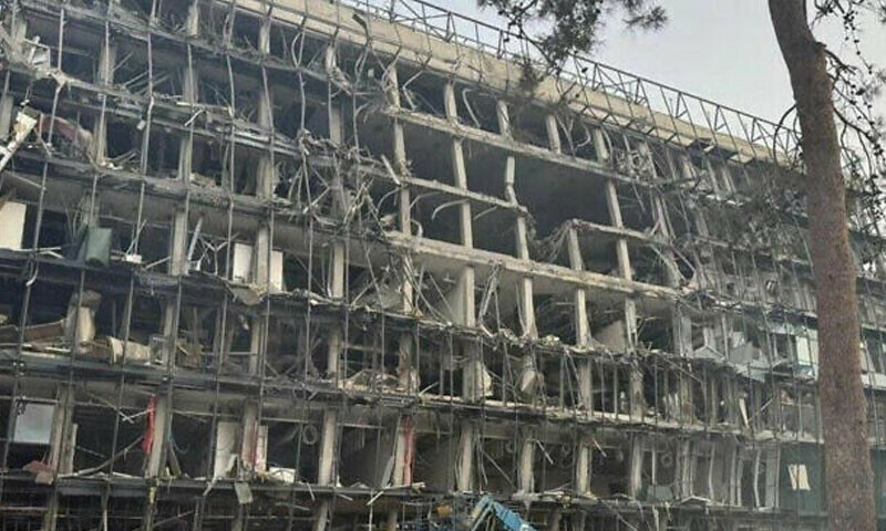 —ویزمان انسٹی ٹیوٹ کی مرکزی عمارت کو ایرانی حملے کے بعد تباہ حالت میں دیکھا جا سکتا—فوٹو: جیوش نیوز —ویزمان انسٹی ٹیوٹ کی مرکزی عمارت کو ایرانی حملے کے بعد تباہ حالت میں دیکھا جا سکتا—فوٹو: جیوش نیوز