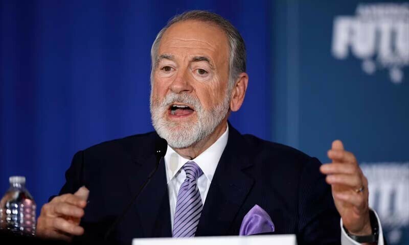 مائیک ہکابی ایران کے خلاف سخت موقف رکھنے والے اور ایک بپٹسٹ پادری ہیں
—فائل فوٹو: سی این این مائیک ہکابی ایران کے خلاف سخت موقف رکھنے والے اور ایک بپٹسٹ پادری ہیں
—فائل فوٹو: سی این این