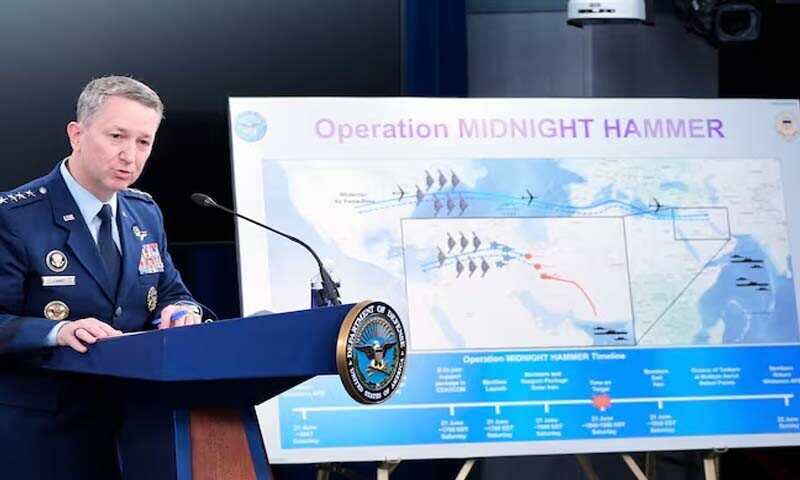 جنرل کین نے بتایا کہ بمباری سے پہلے امریکی آبدوزوں نے ایران میں متعدد مقامات پر حملے کیے
—فوٹو: واشنگٹن پوسٹ جنرل کین نے بتایا کہ بمباری سے پہلے امریکی آبدوزوں نے ایران میں متعدد مقامات پر حملے کیے
—فوٹو: واشنگٹن پوسٹ