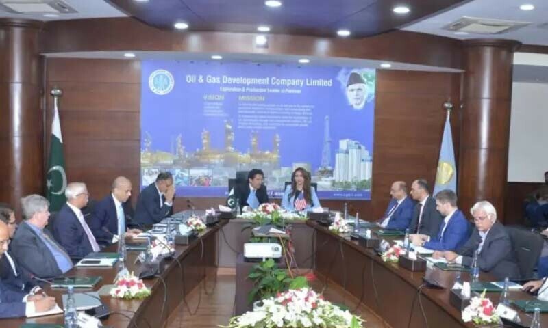 امریکی ناظم الامور نیٹلی بیکر نے امریکا اور پاکستان کے درمیان مضبوط اقتصادی تعلقات کی توثیق کی &mdash; فوٹو: پی ٹی وی ورلڈ