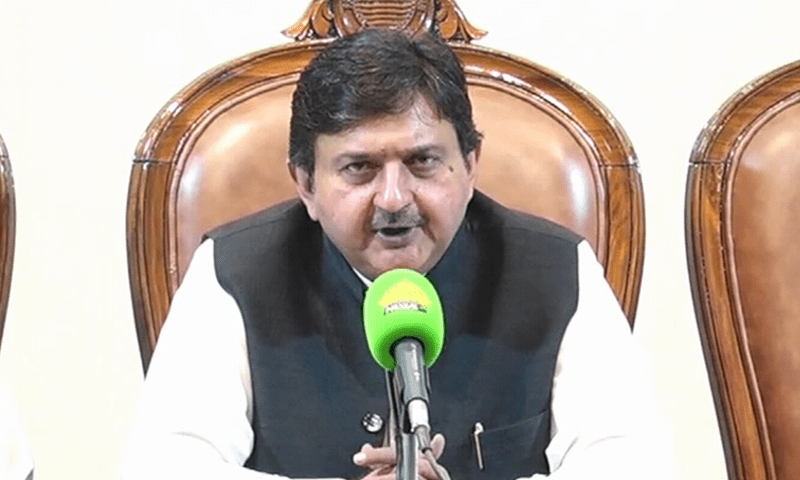 اسپیکر پنجاب اسمبلی نے بعض عناصر پر نظام کو لپیٹنے کی سازش کا الزام بھی عائد کیا
&mdash;فوٹو: ڈان نیوز