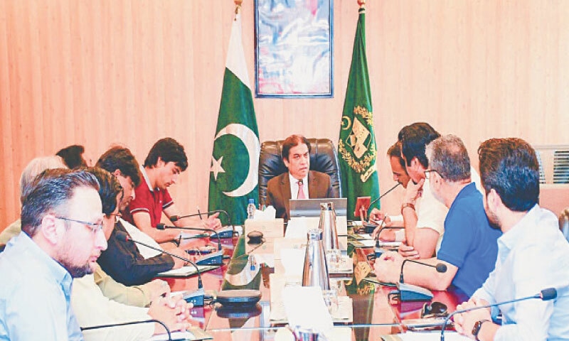 Railway Minister Hanif Abbasi talks to media about Pakistan Railways’ performance and development projects in Islamabad on Monday. — INP