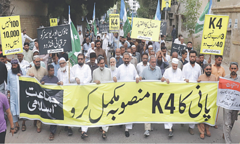 JI activists stage a rally in front of Sindh Assembly against meagre allocations for Karachi&rsquo;s uplift.&mdash;Dawn