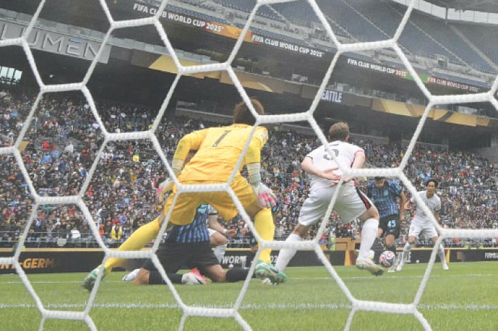 SEATTLE: Inter Milan’s Valentin Carboni (C) shoots to score during the Group ‘E’ match against Urawa Red Diamonds at the Lumen Field Stadium.—AFP