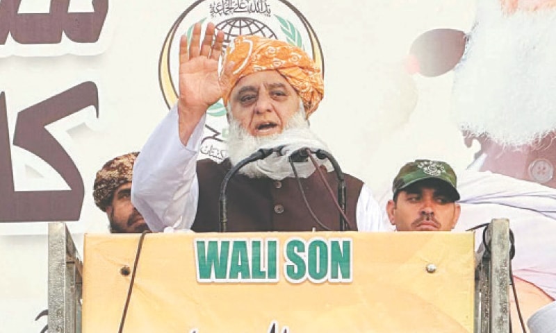 JUI-F chief Maulana Fazlur Rehman addresses party workers in Battagram on Sunday. &mdash; Dawn