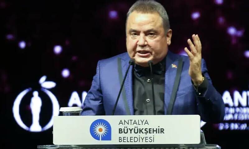 سیاحتی شہر انطالیہ کے میئر محیتین بوچیک بھی گرفتار ہونے والوں میں شامل ہیں — فوٹو: ڈی ڈبلیو