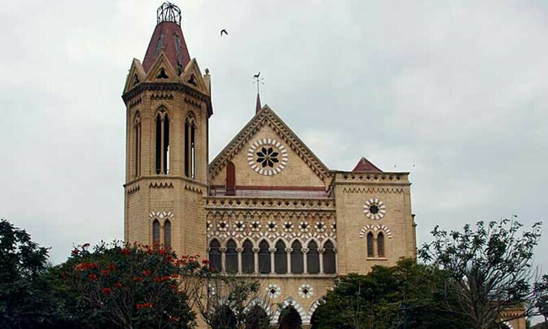 پولیس حکام کے مطابق اندراج مقدمہ کے بعد چوری کے واقعے کی تحقیقات کی جارہی ہیں
— فائل فوٹو/ ایفا خالد پولیس حکام کے مطابق اندراج مقدمہ کے بعد چوری کے واقعے کی تحقیقات کی جارہی ہیں
— فائل فوٹو/ ایفا خالد