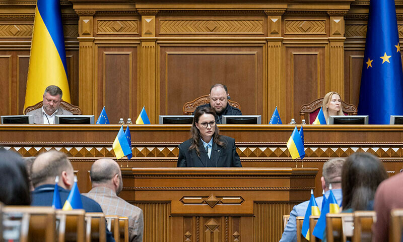 نئی یوکرینی وزیر اعظم یولیا سویریدینکو پارلیمنٹ کے اجلاس میں میں شریک ہیں، فوٹو: اے ایف پی نئی یوکرینی وزیر اعظم یولیا سویریدینکو پارلیمنٹ کے اجلاس میں میں شریک ہیں، فوٹو: اے ایف پی