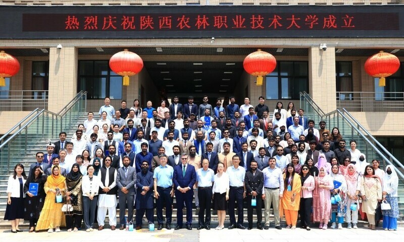 First batch of 300 Pakistani agriculture graduates complete training in  China - Pakistan - DAWN.COM