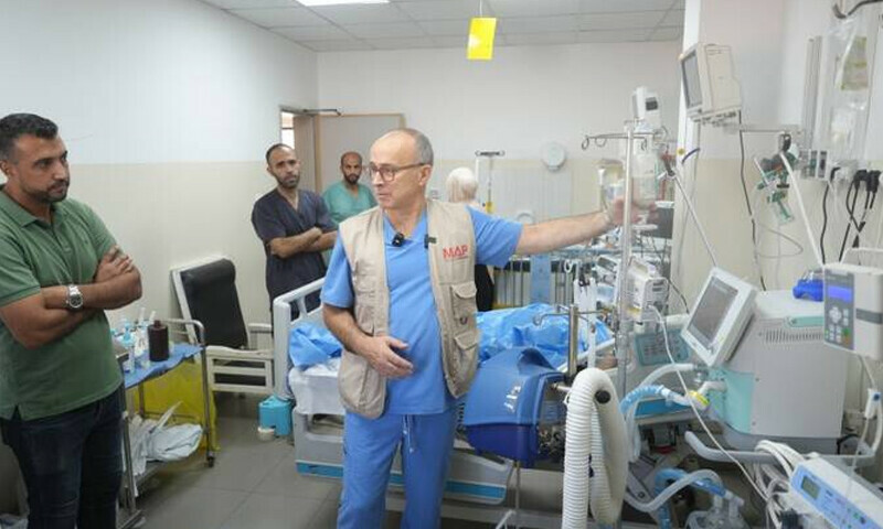 برطانوی سرجن پروفیسر نک مینارڈ صہیونی جارحیت کے اغاز کے بعد تیسری مرتبہ غزہ آئے ہیں— فائل فوٹو: میپ برطانوی سرجن پروفیسر نک مینارڈ صہیونی جارحیت کے اغاز کے بعد تیسری مرتبہ غزہ آئے ہیں— فائل فوٹو: میپ