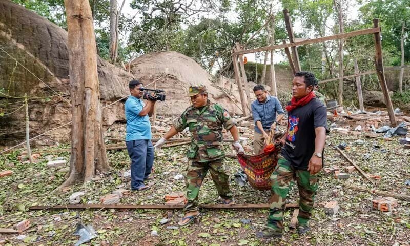 تھائی لینڈ نے 2 دن کی لڑائی میں بچوں سمیت 13 شہریوں اور 6 فوجیوں کی ہلاکت کی اطلاع دی — فوٹو: اے ایف پی تھائی لینڈ نے 2 دن کی لڑائی میں بچوں سمیت 13 شہریوں اور 6 فوجیوں کی ہلاکت کی اطلاع دی — فوٹو: اے ایف پی