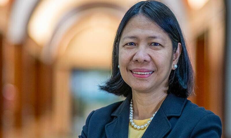 لیہ گوٹیریز کے پاس 40 سال سے زائد پیشہ ورانہ تجربہ ہے، 25 سال اے ڈی بی میں گزارے ہیں — فوٹو: اے ڈی بی لیہ گوٹیریز کے پاس 40 سال سے زائد پیشہ ورانہ تجربہ ہے، 25 سال اے ڈی بی میں گزارے ہیں — فوٹو: اے ڈی بی