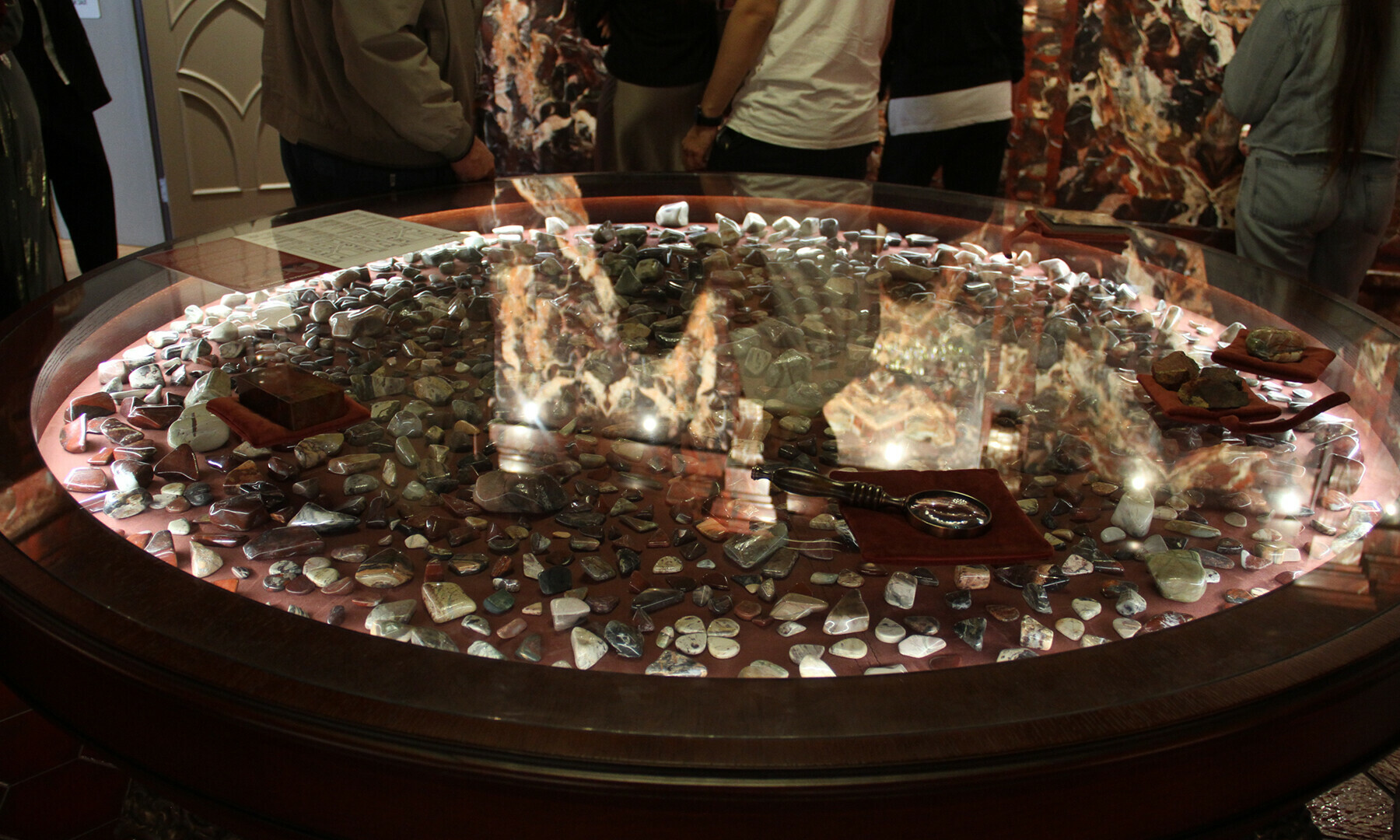 اورینبرگ کا ہرمیٹیج یوریشیا میوزیم معدنیات سے مزین ہے