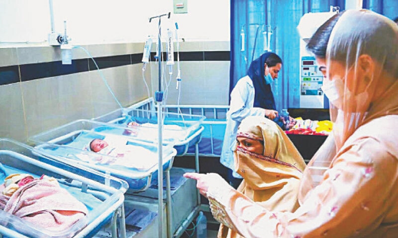 Chief Minister Maryam Nawaz at the peads ward. — Dawn Chief Minister Maryam Nawaz at the peads ward. — Dawn