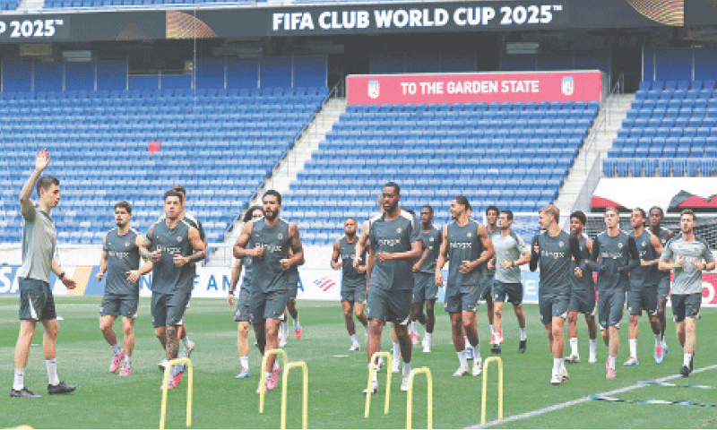 HARRISON (NEW JERSEY): Chelsea’s players attend a training session at The Stadium on Friday.—AFP