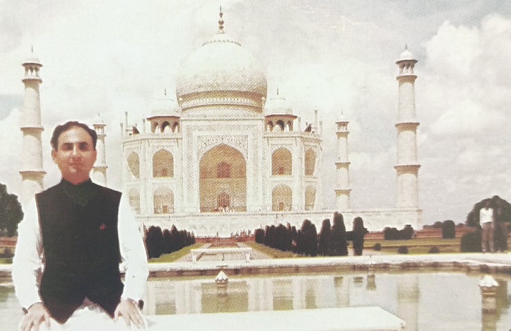 The author at the Taj Mahal in Agra in 1994 | Picture from the book