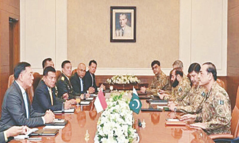 Army Chief Field Marshal Asim Munir holds a meeting with the Indonesian defence delegation at General Headquarters.—PPI